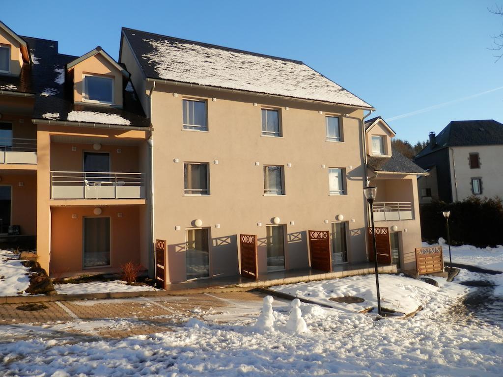 Aparthotel Aux Balcons Du Sancy Picherande Exterior foto