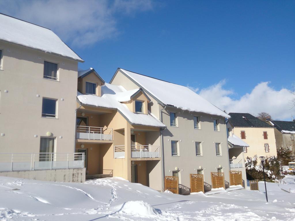 Aparthotel Aux Balcons Du Sancy Picherande Exterior foto