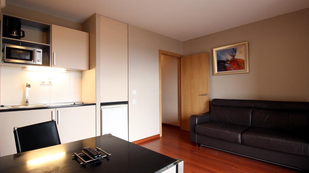 Aparthotel Aux Balcons Du Sancy Picherande Exterior foto