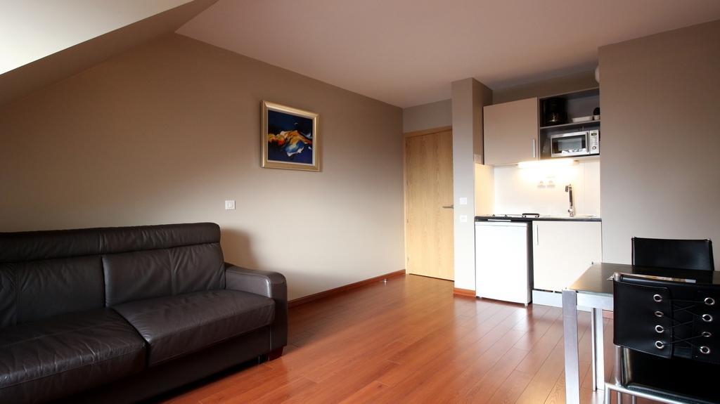 Aparthotel Aux Balcons Du Sancy Picherande Exterior foto