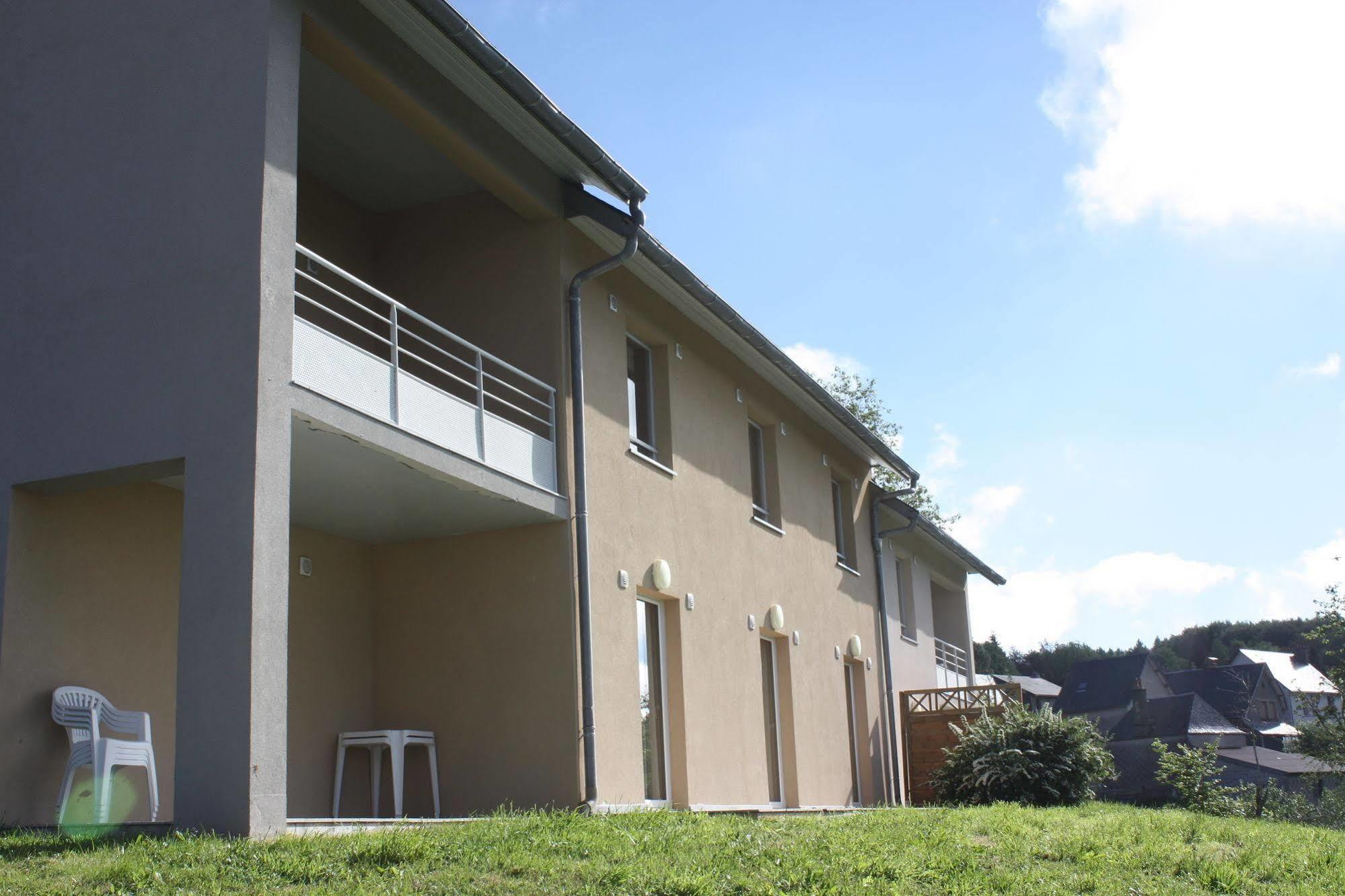 Aparthotel Aux Balcons Du Sancy Picherande Exterior foto
