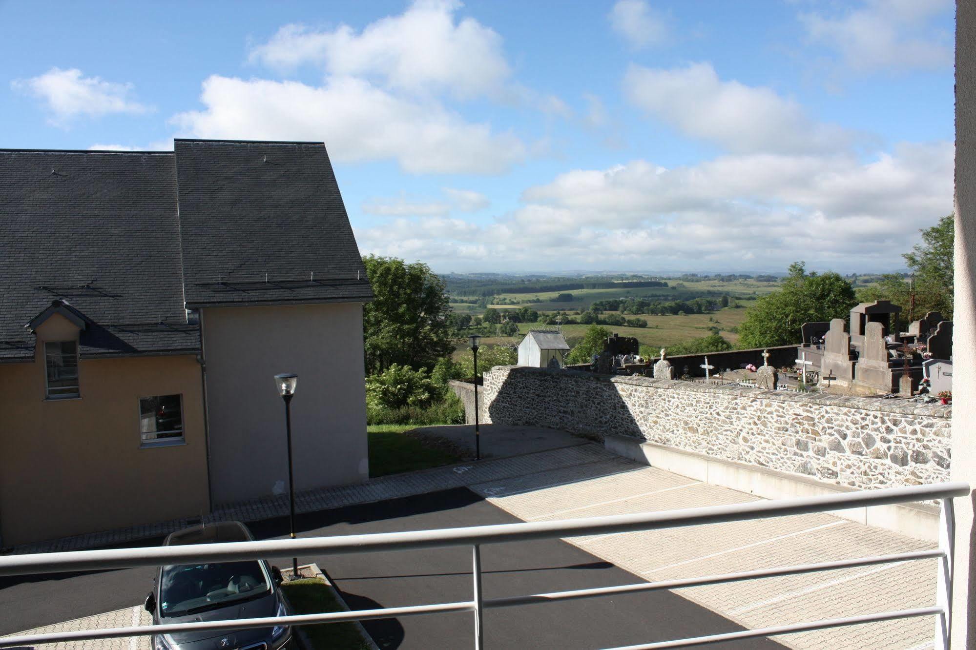 Aparthotel Aux Balcons Du Sancy Picherande Exterior foto